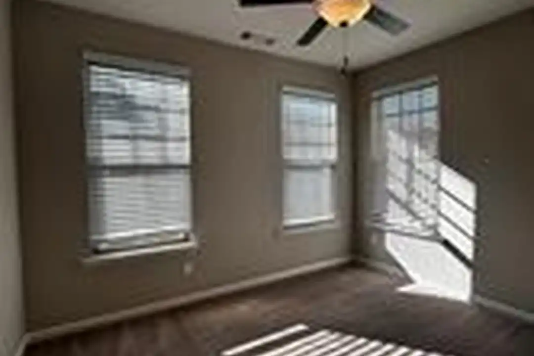 2568 Morehead St - View 5