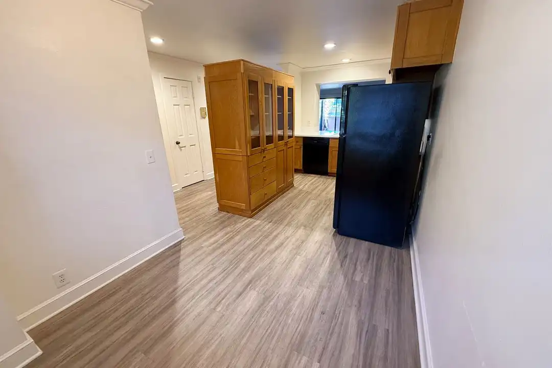 8880 Villa La Jolla Dr unit # 214 – další