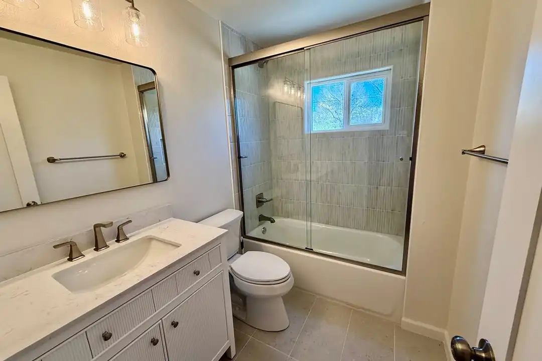 1205 S Grape St - View 5