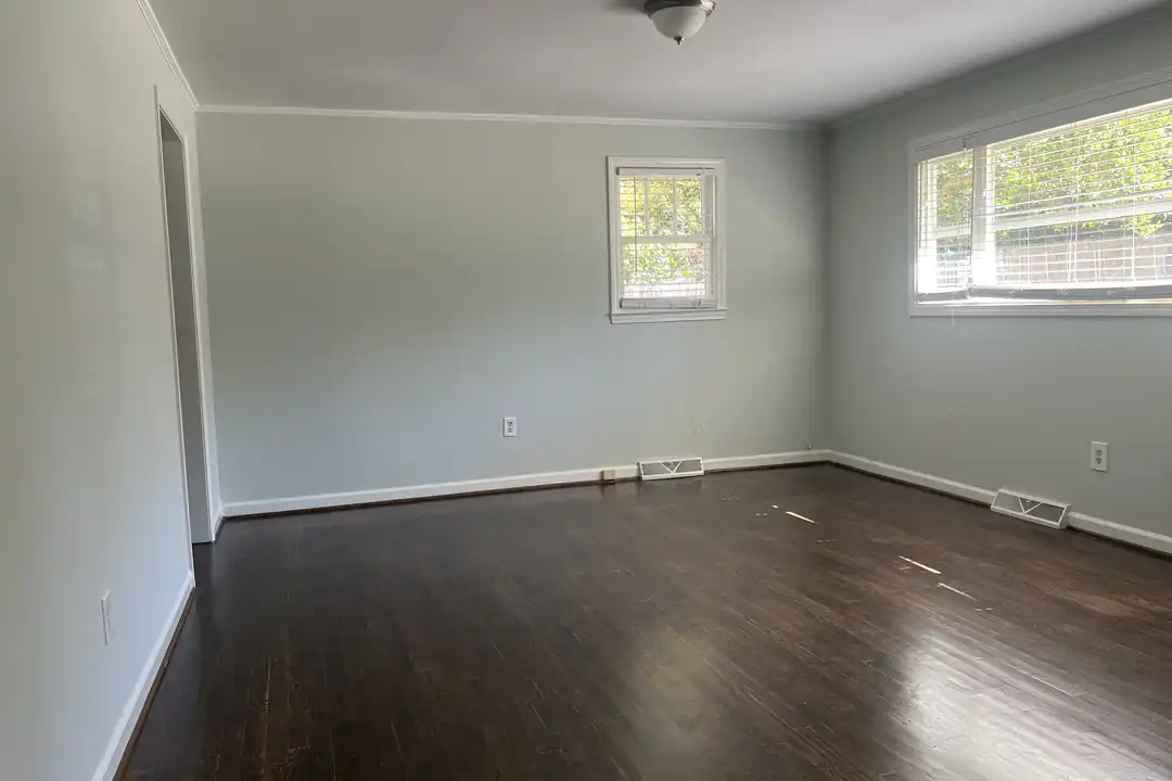 House in Greenville - More