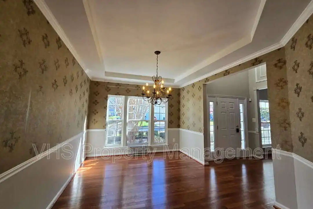 2520 Post Oak Dr - View 4