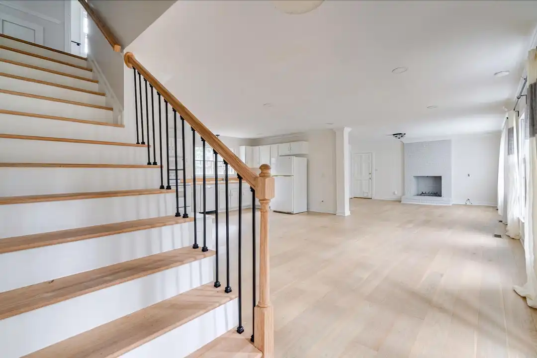 2437 Tilghman Cir - View 2