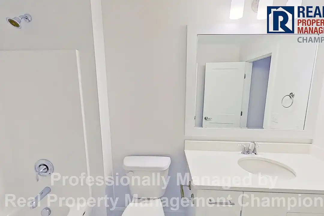 The Pinnacle Townhomes – photo 1