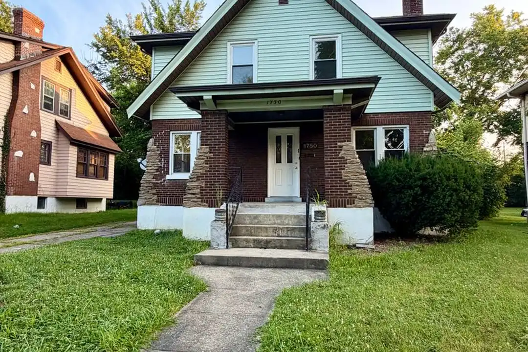 1750 Avonlea Ave – photo 1