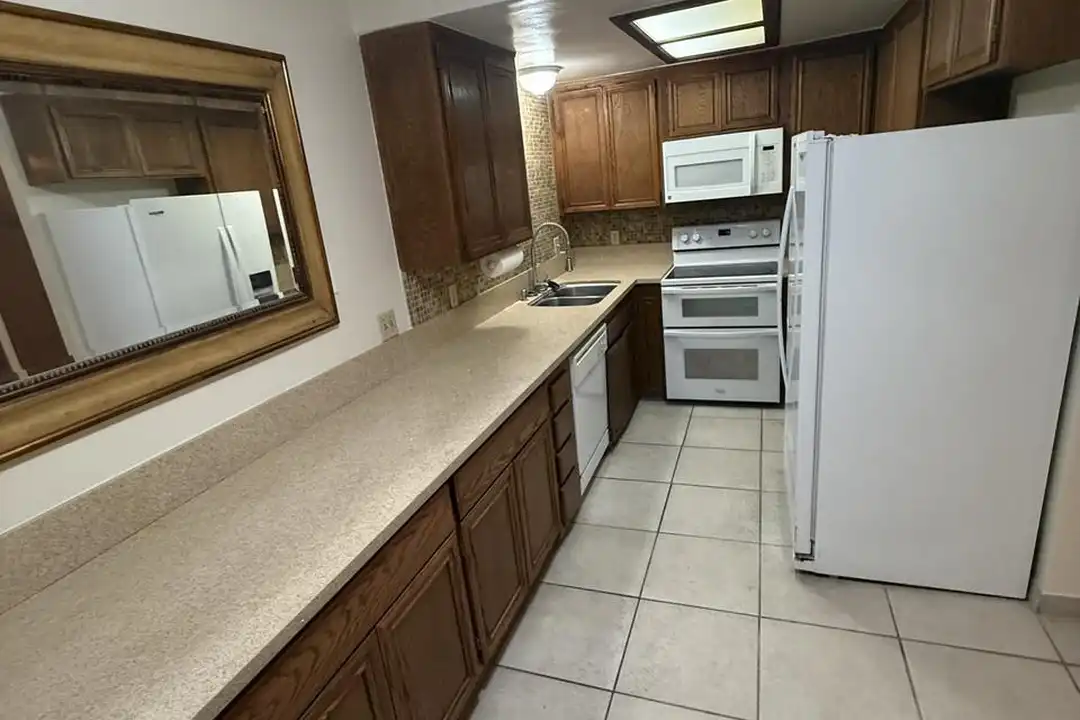 200 Elm Ave unit 7 - View 6