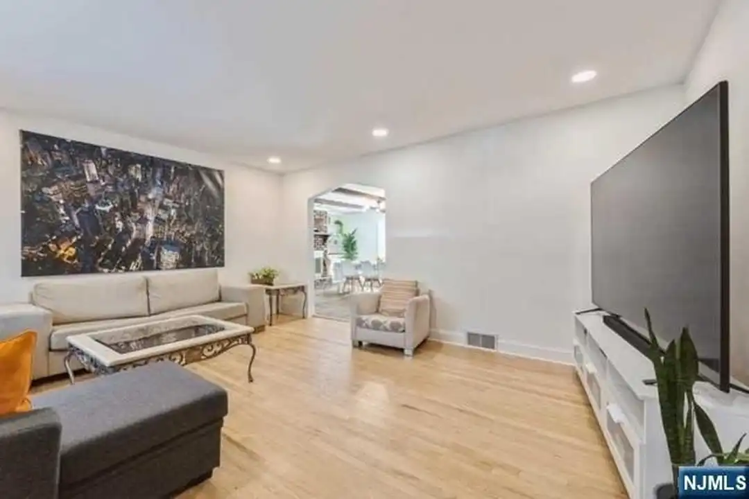 56 Morningside Ave - View 3