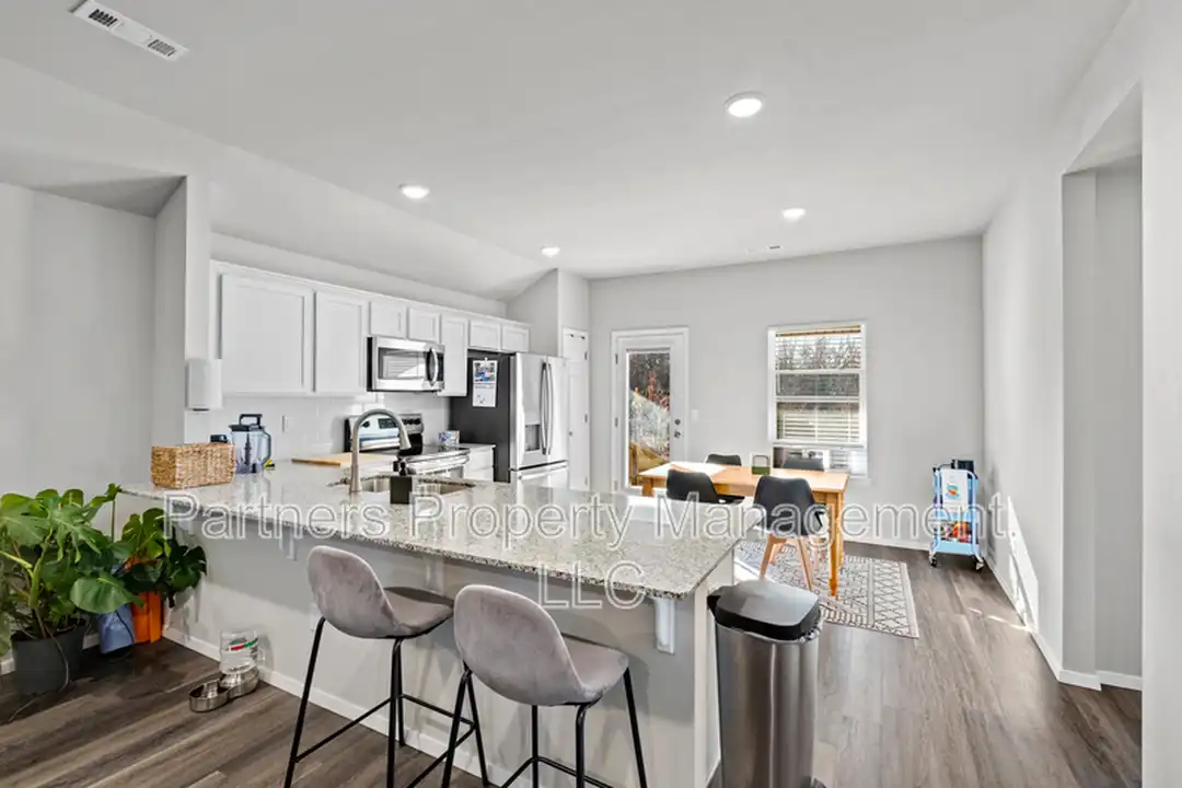 1121 E Sparrow Cir - View 5