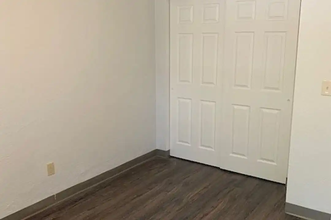 1893 Garden Ave unit 3 - More