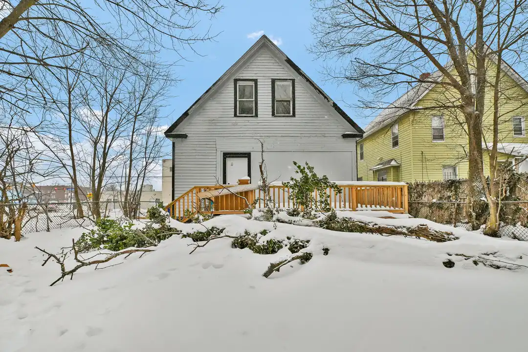 1261 E 123rd St – photo 1