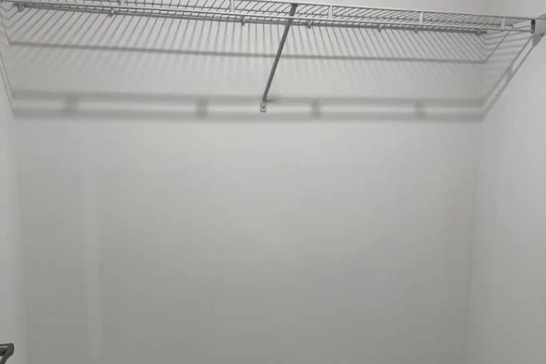190 Culver Ave - View 4