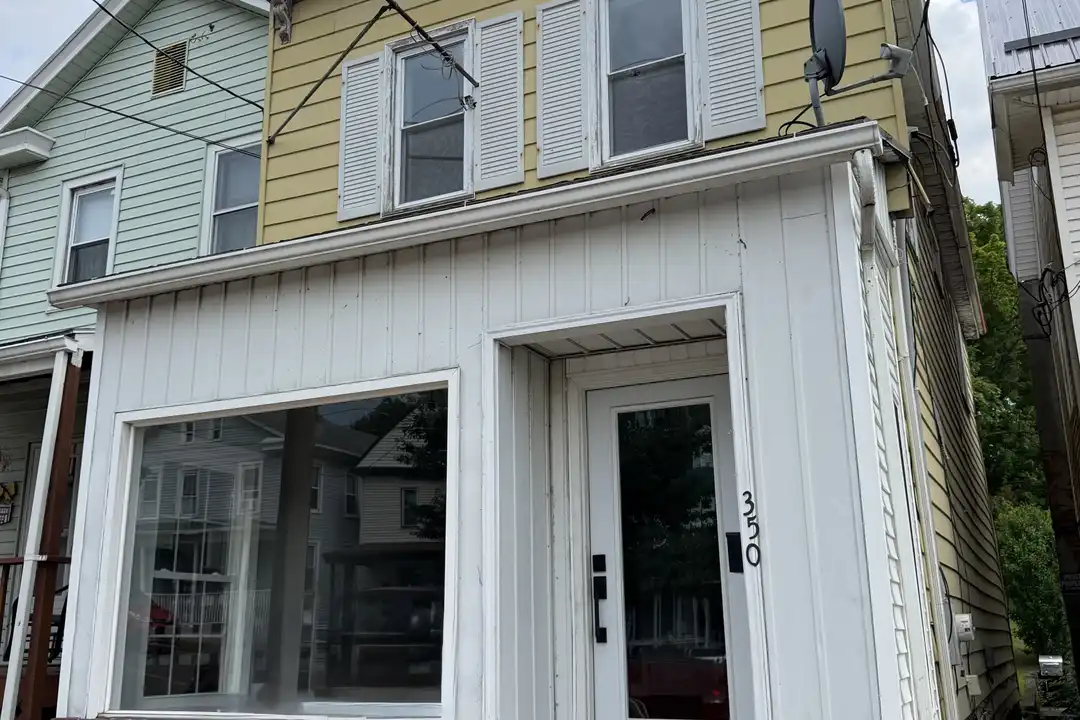 350 W Main St – photo 1 of 17