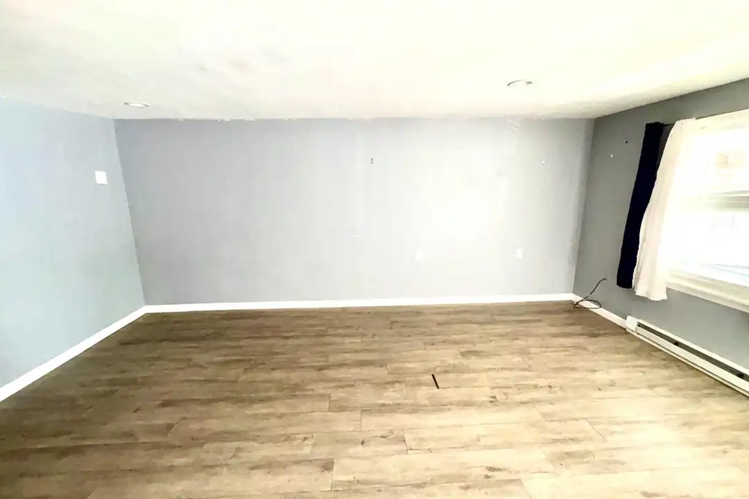 907 Quentin Rd unit 2 - View 4