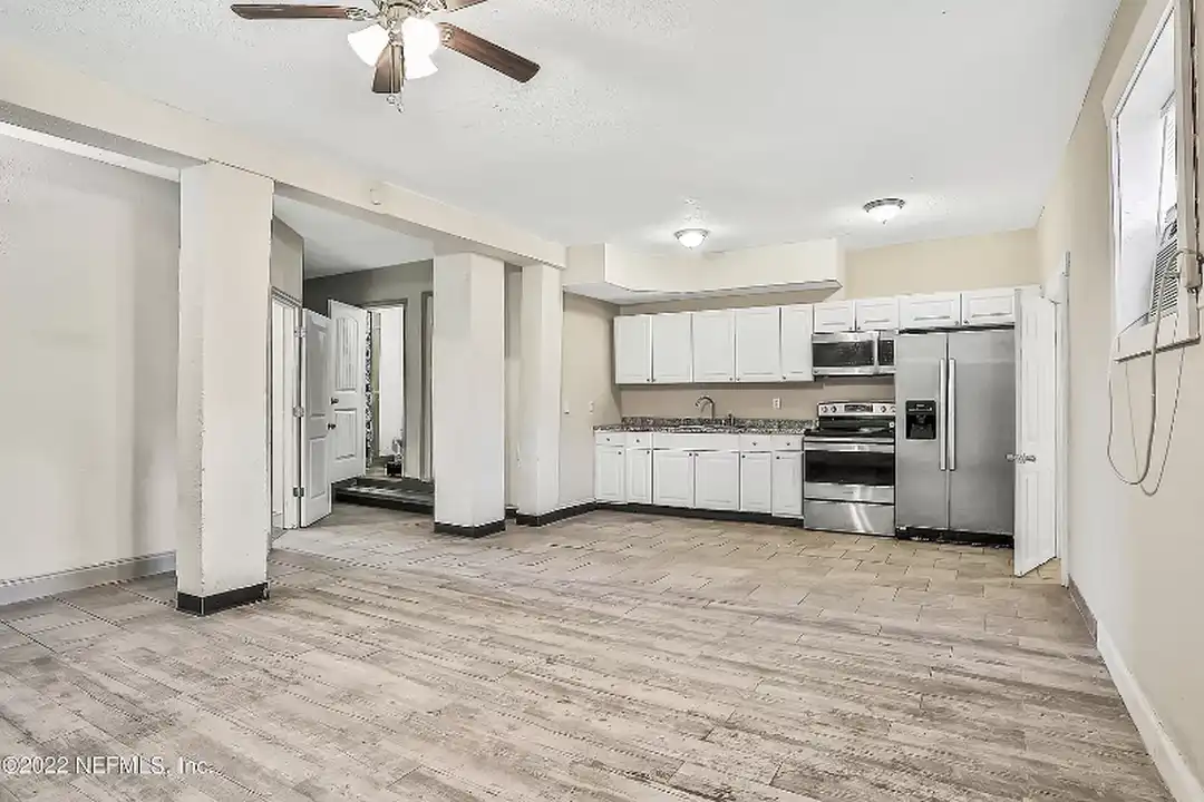 8036 Mattox Ave – pohled 5