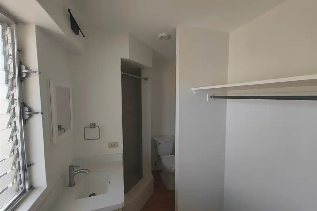 Apartment in Honolulu - More