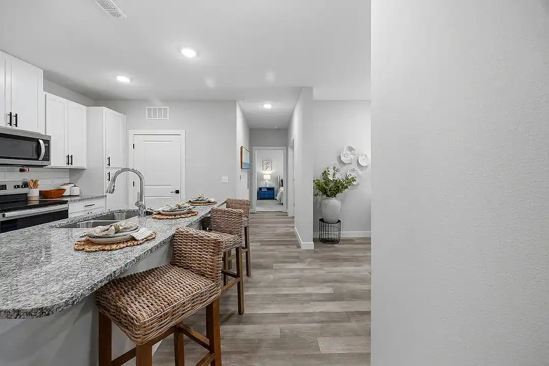 Zephyr Apartments – photo 1