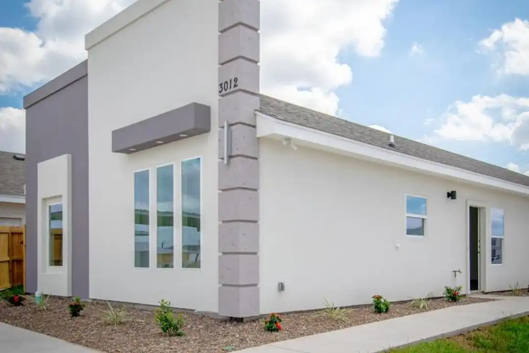3012 W Sandlewood St - View 2