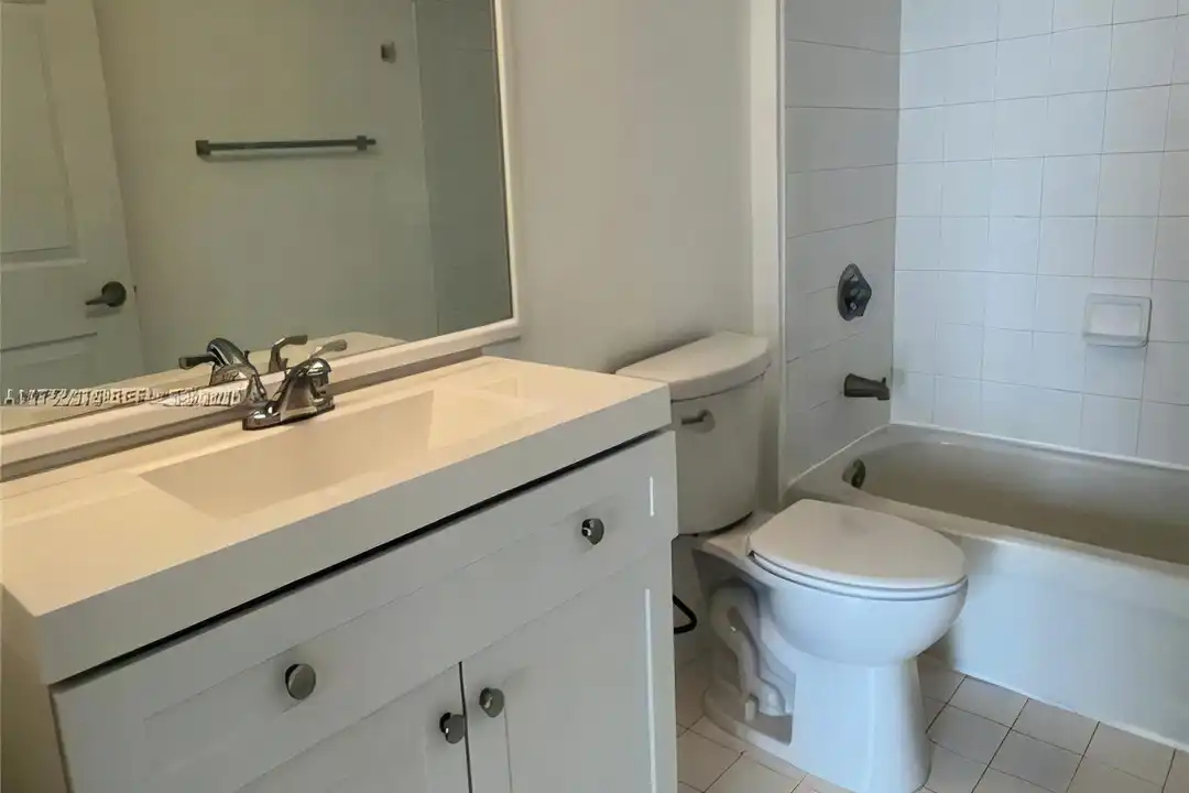 3000 Coral Wy unit 1501 - Vista 6