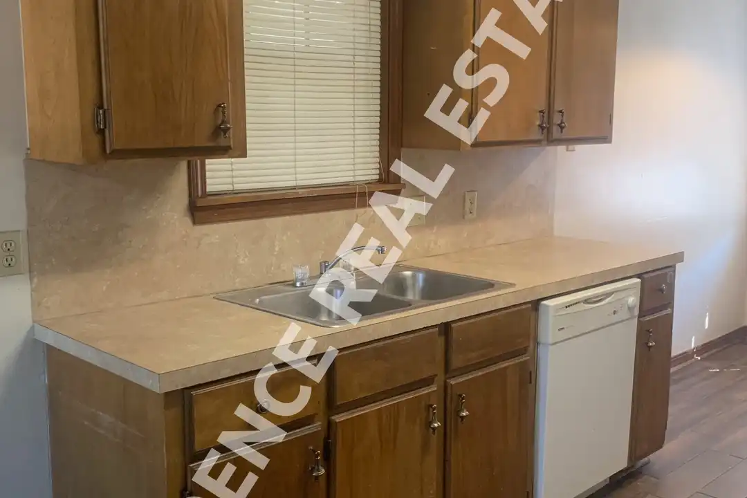 1006 Sybil Dr - View 4