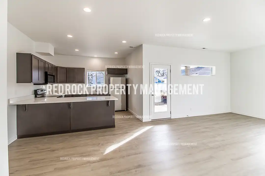 1116 N Davis Ln - View 6