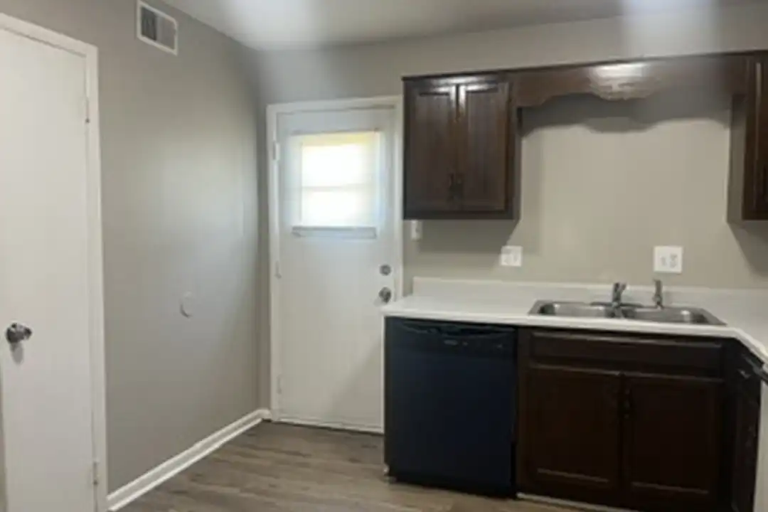 Apartment in Decatur - View 4