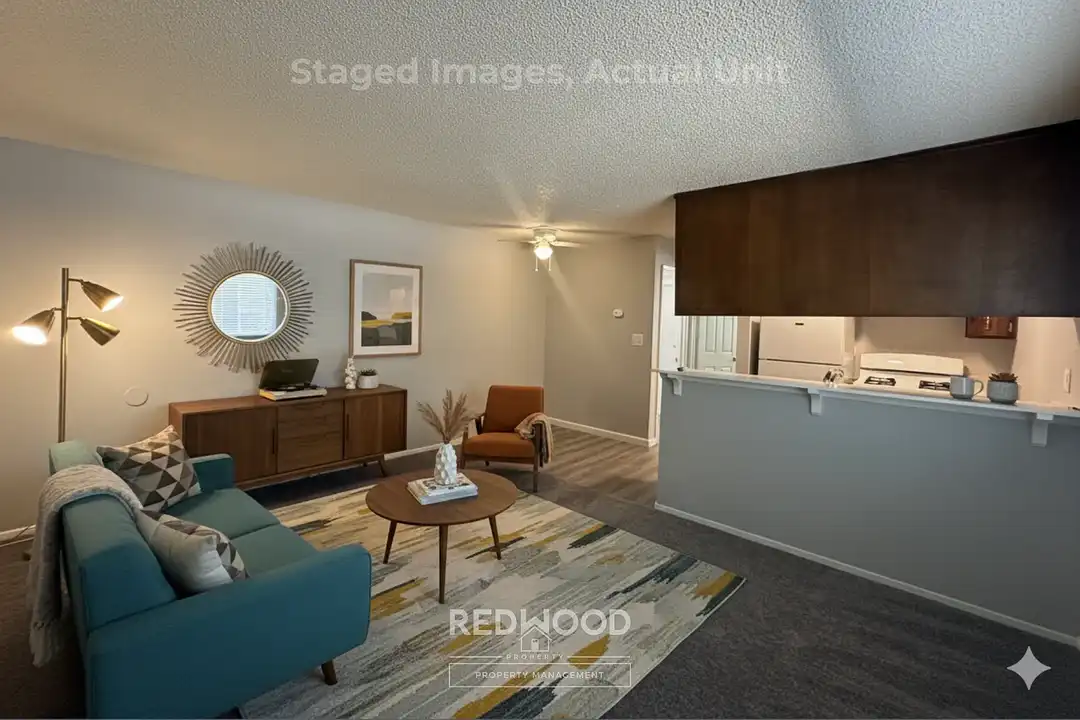 330 W Acacia Street - View 2