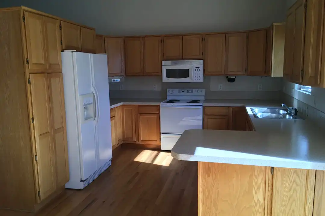3103 Summit Ct - View 3