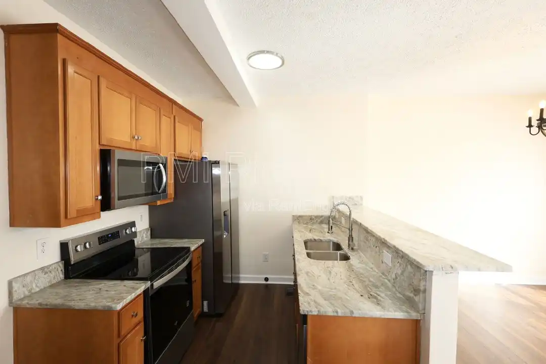 2716 Goyne Loop - View 5