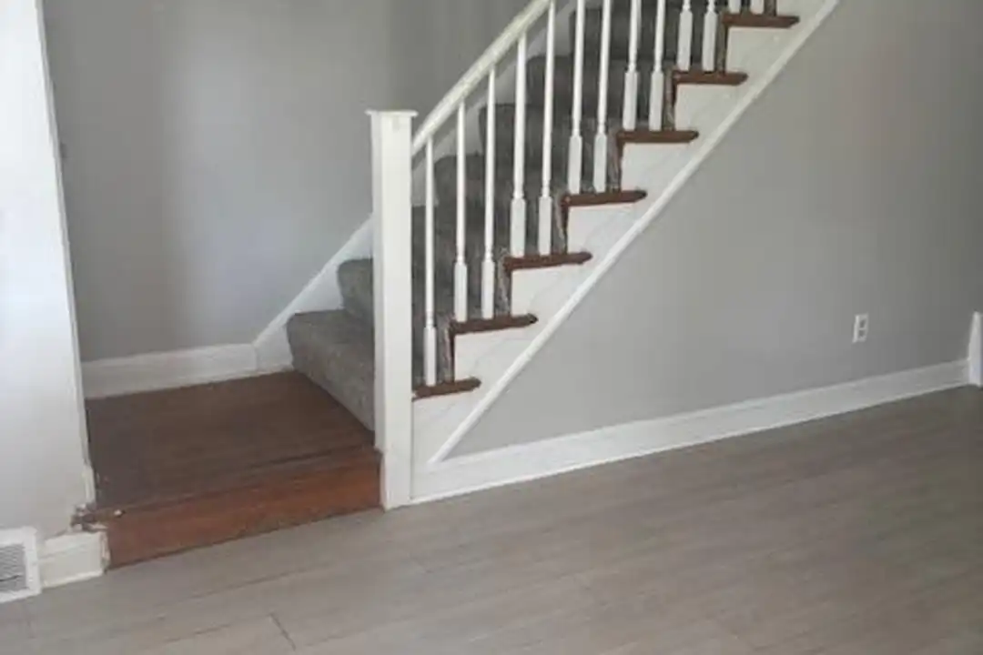 329 N Oak Ave - View 3