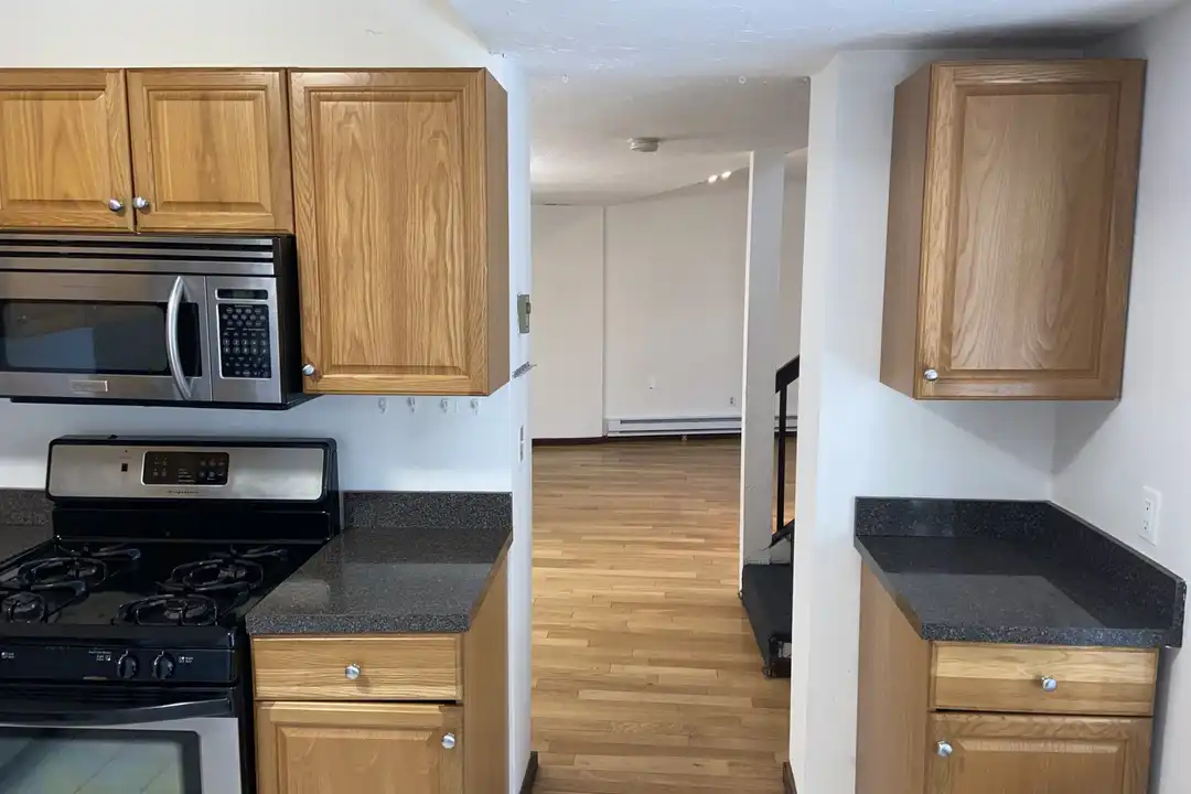 89 Sheridan St unit 1 – pohled 3