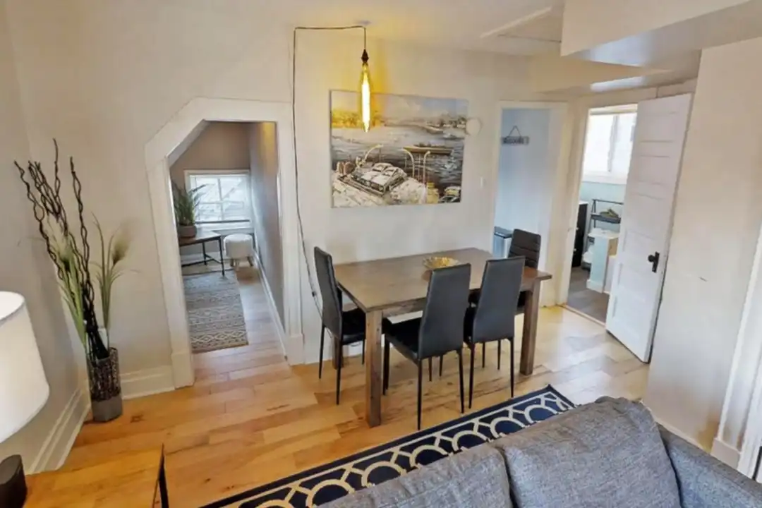 2433 Blaisdell Ave unit Upper – další