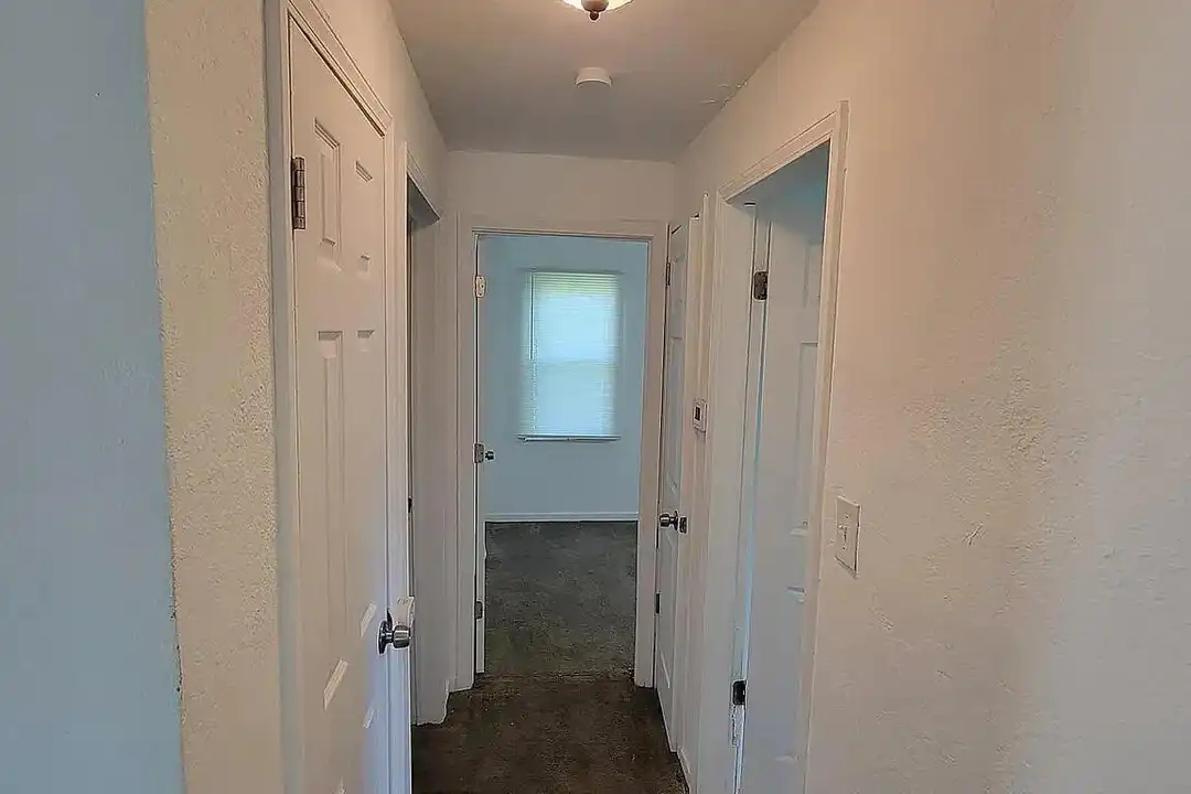 House in Dearborn Heights, Wayne - View 4