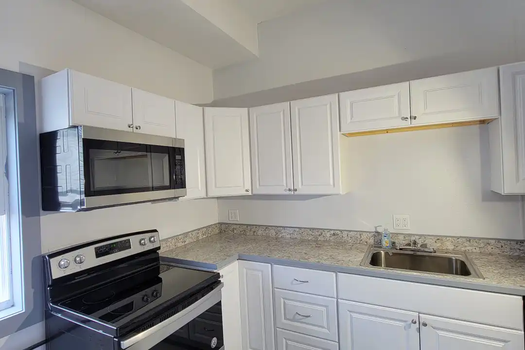 808 E Water St unit B – photo 1 of 10