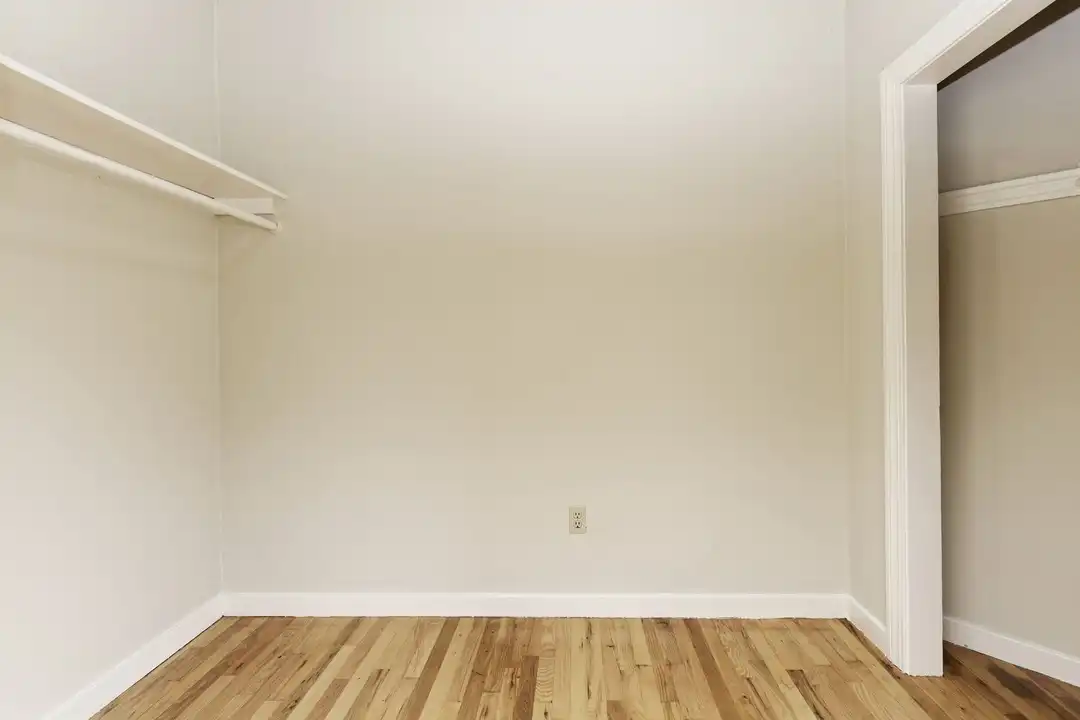 189 Vernon Terrace unit 22 - View 3