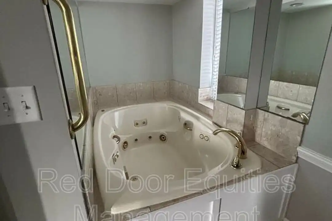 123 N Broad St unit 603 – photo 1