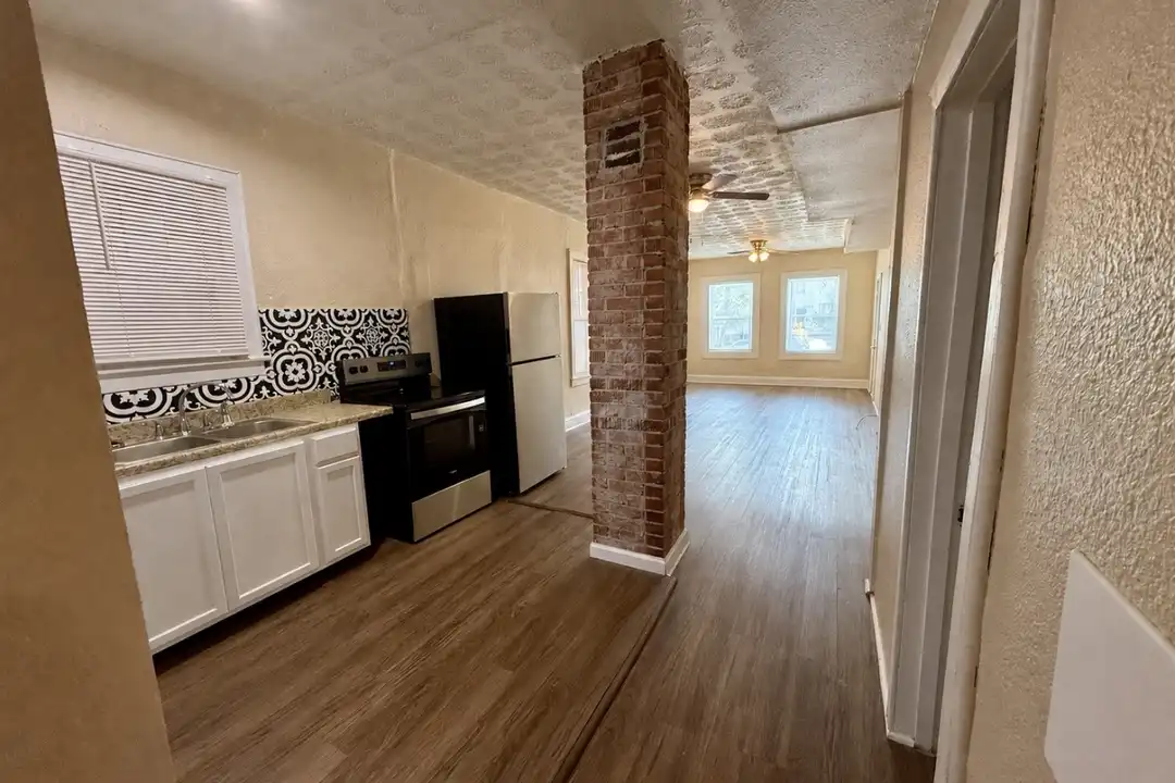 1010 12th Ave unit 4 – photo 1