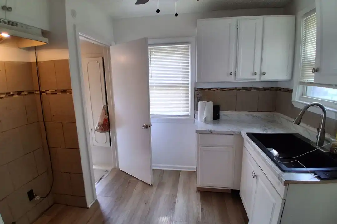 19176 Grandville Ave – pohled 5
