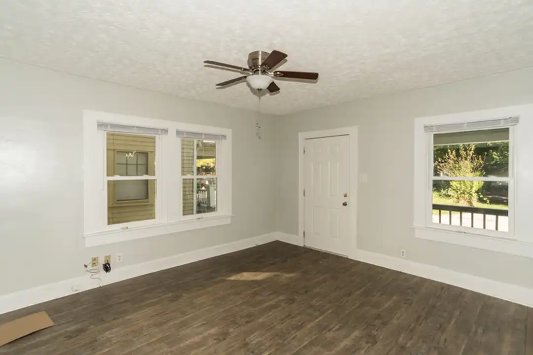 306 N Riley Ave – pohled 3