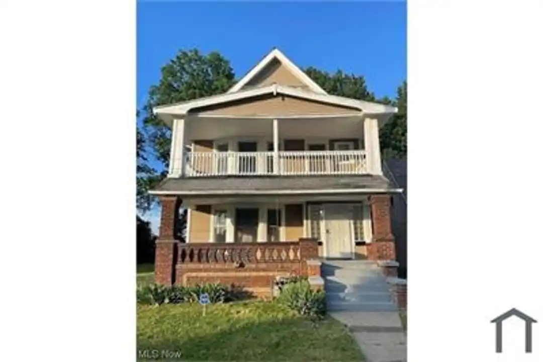 957 Parkway Rd unit 1 – photo 1