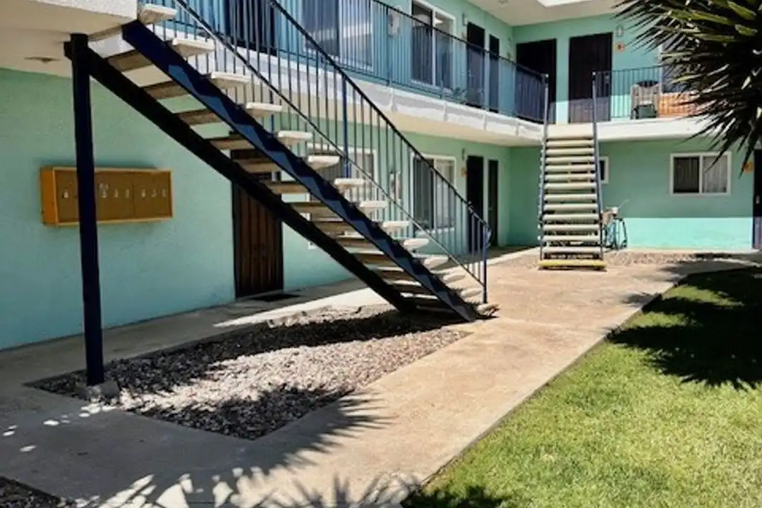 974 Thomas Ave unit 03 - More