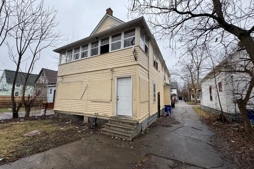 12918 Ferris Ave unit Up unit – photo 1