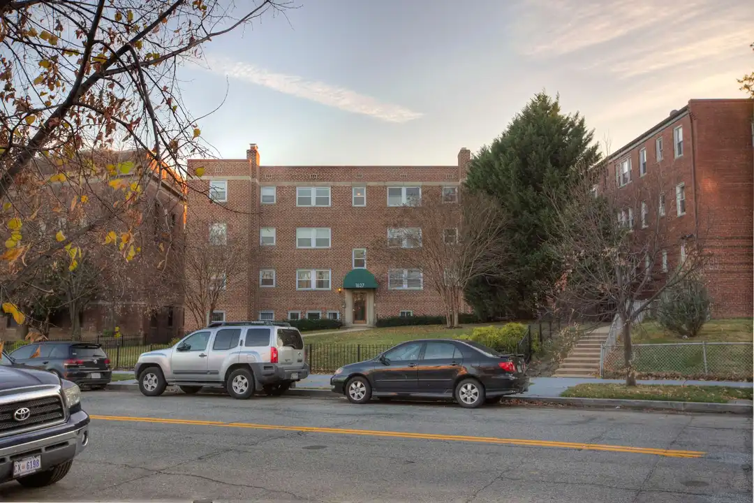 1627 Massachusetts Ave SE unit 304 - More