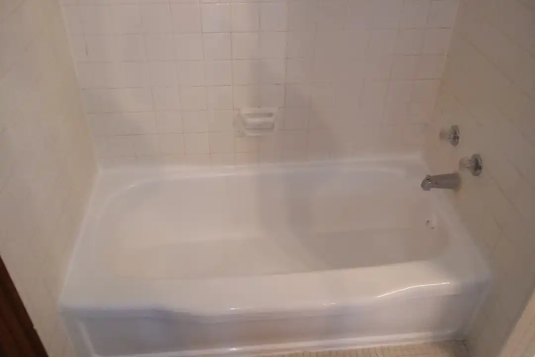 Apartment in Covington - View 3