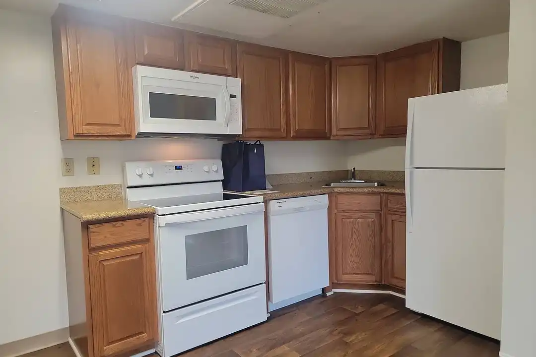 Hickory Hills East – photo 1 of 48