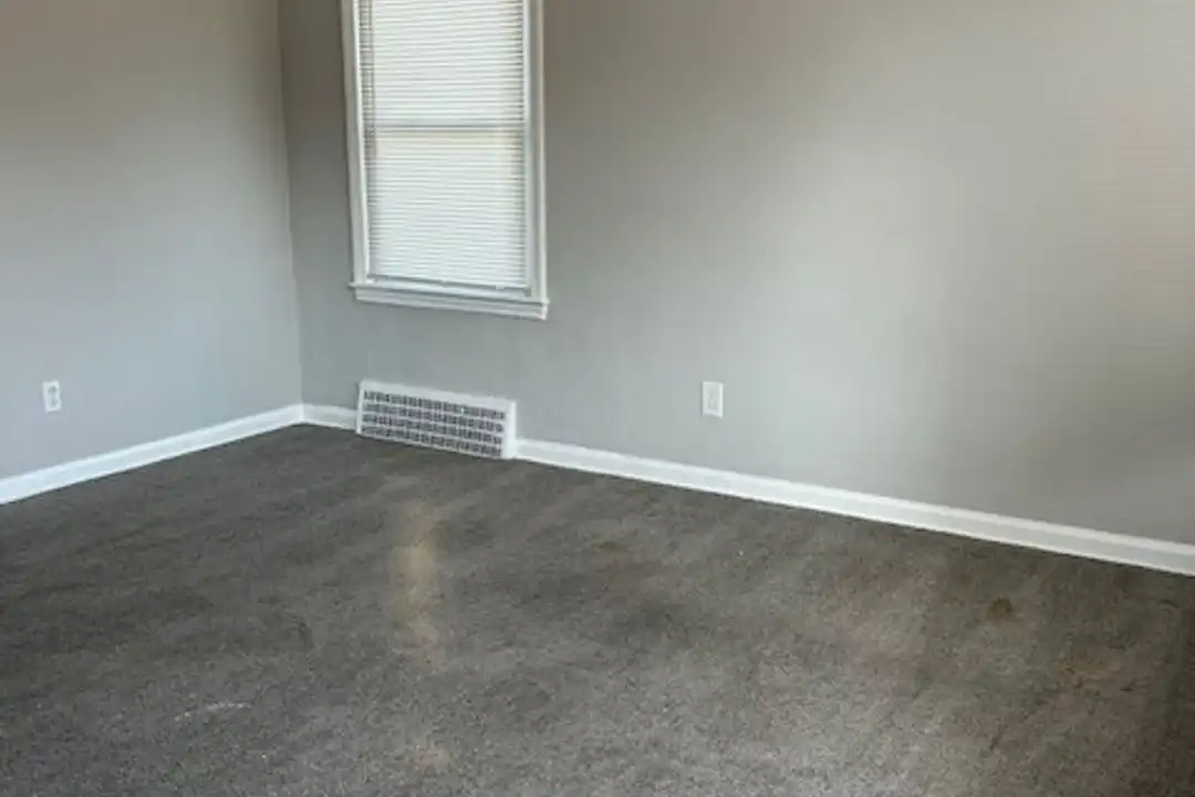 18025 Bentler St – pohled 5