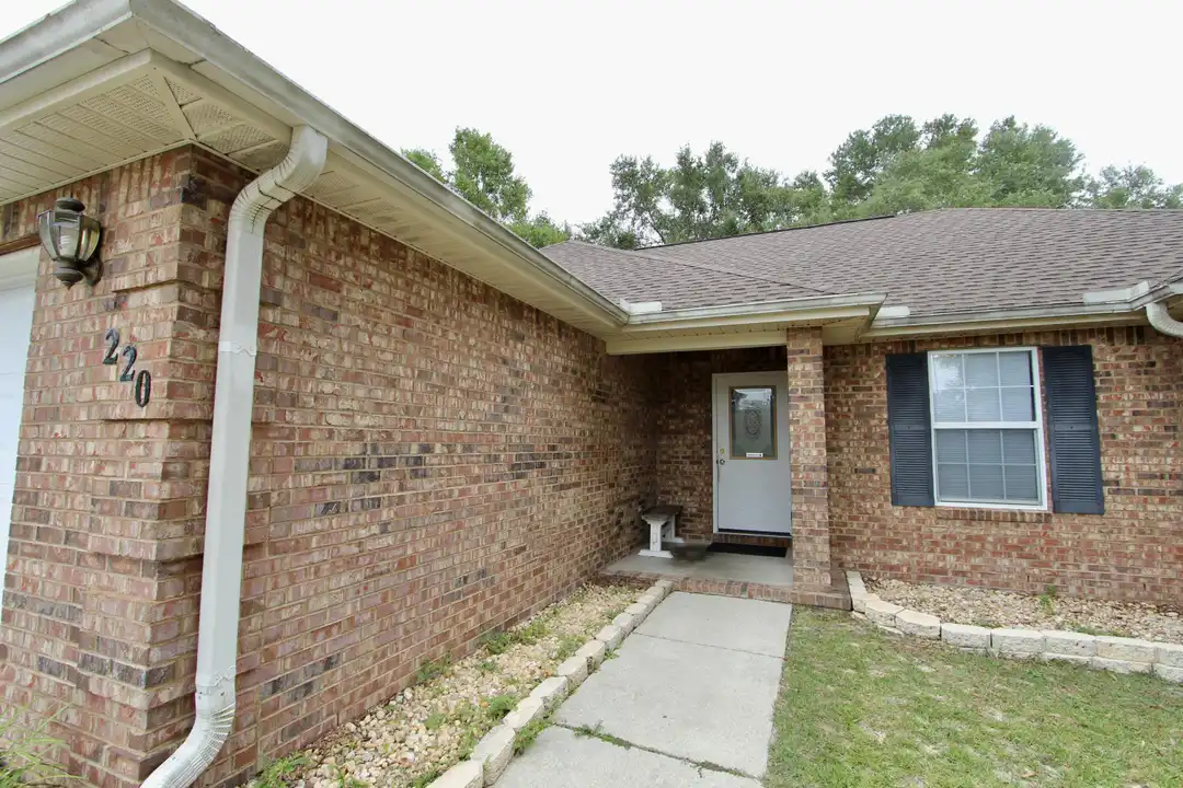 220 Tiffot Ct - View 3