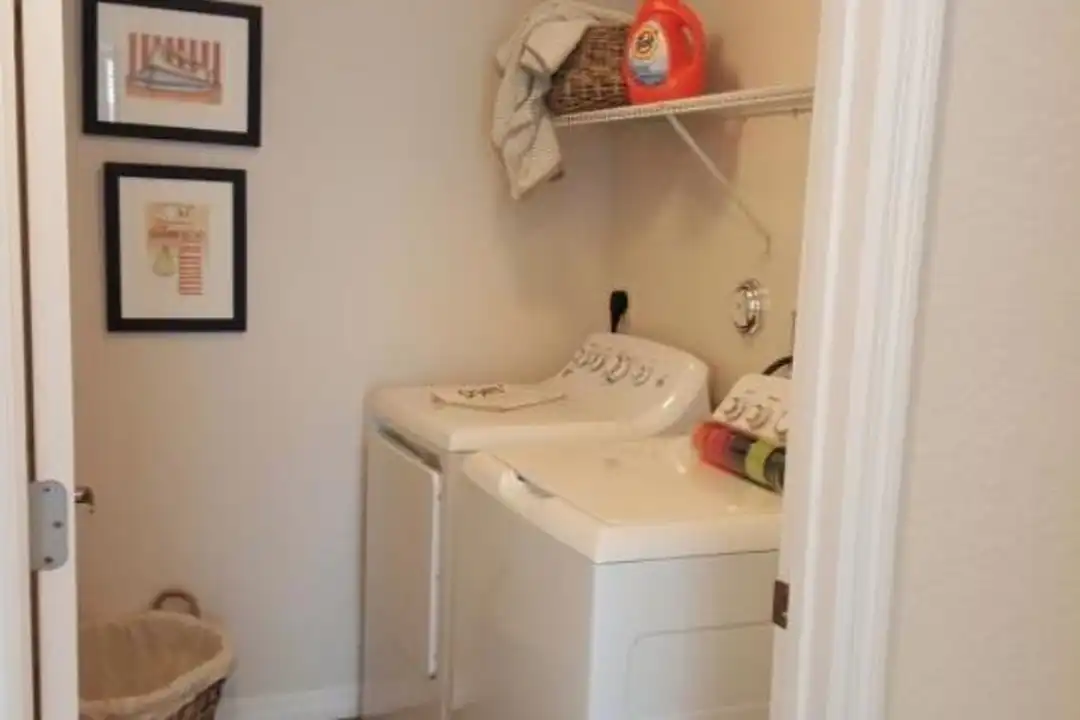 1090 Quaye Lake Cir - View 3