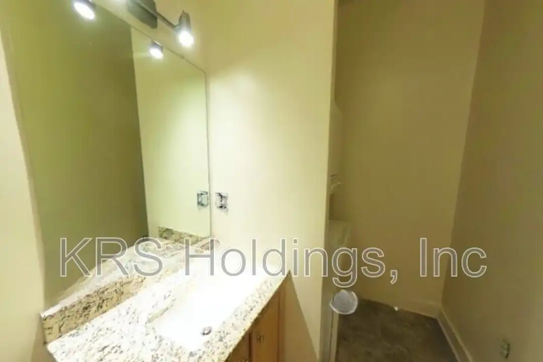 301 Goshen St unit 1A - View 4