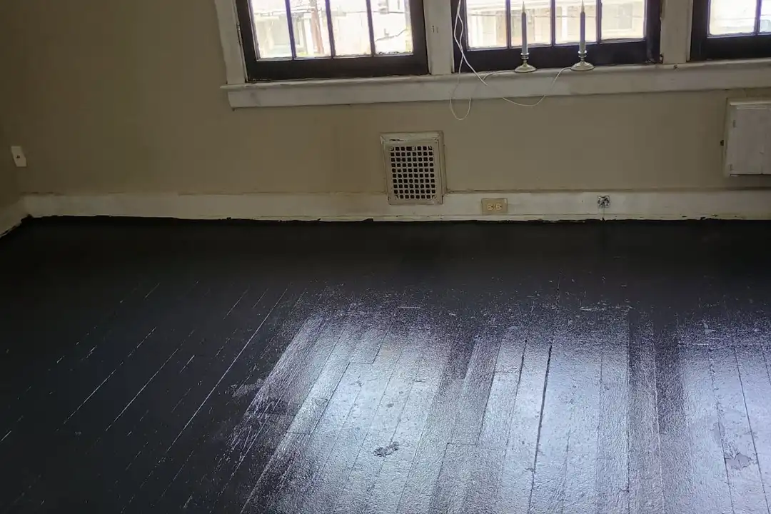 907 Lexington Ave – photo 1