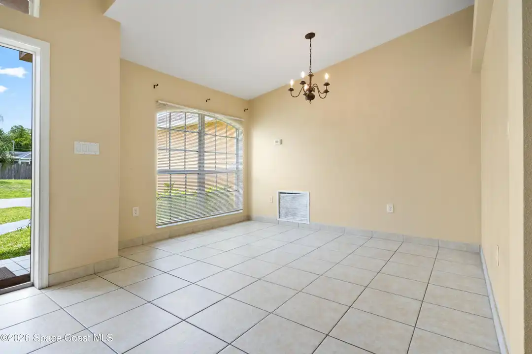 1406 Martinez St SE - View 3