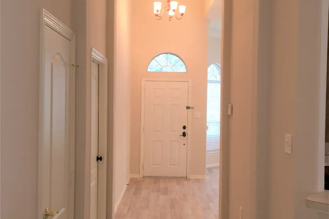 2214 Valley View Crossing - More